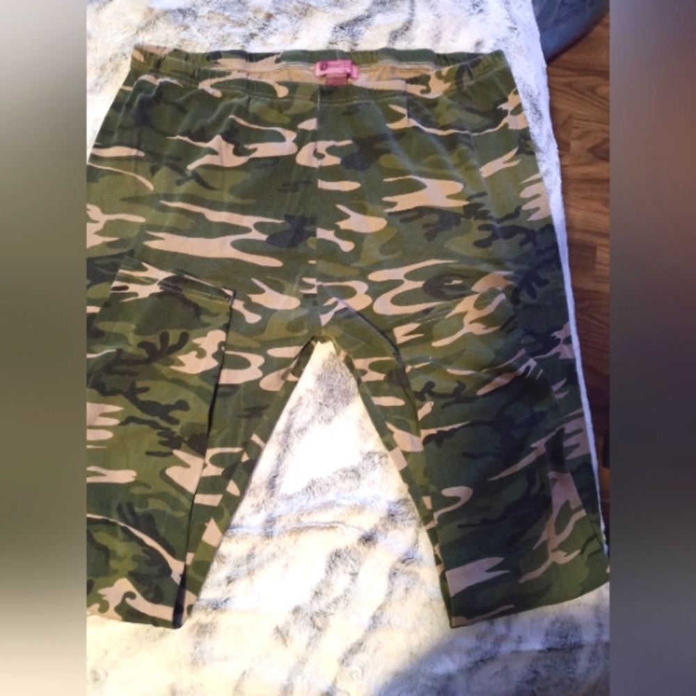 Women's size 3x camouflage leggings